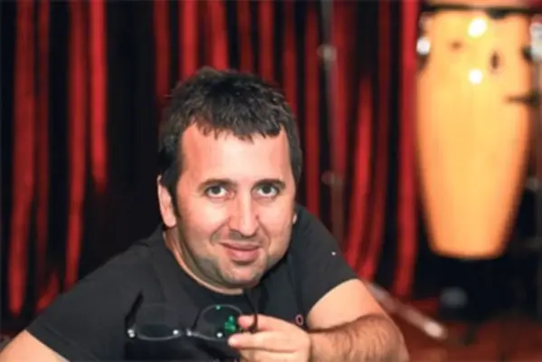 Avangard Tiyatronun Tükiye'deki En İyi Temsilcisi Uniact Studio'da