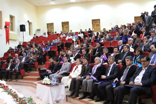 Erzincan Üniversitesinde Akademik Yılı Açıldı Erzincan Üniversitesinde Akademik Yılı Açıldı
