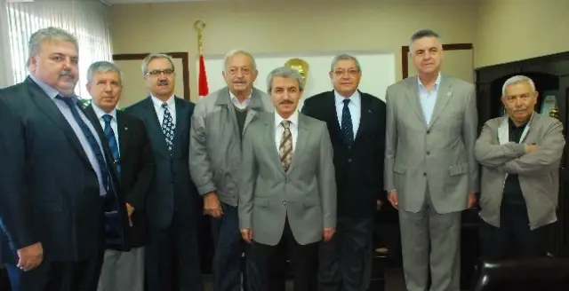 Türfad Yönetimi, Akhisar Kaymakam Peker'i Ziyaret Etti Türfad Yönetimi, Akhisar Kaymakam Peker'i Ziyaret Etti