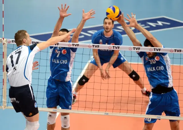 Voleybolda Süper Kupa Halkbank'ın Oldu Voleybolda Süper Kupa Halkbank'ın Oldu