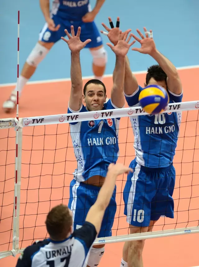 Voleybolda Süper Kupa Halkbank'ın Oldu Voleybolda Süper Kupa Halkbank'ın Oldu