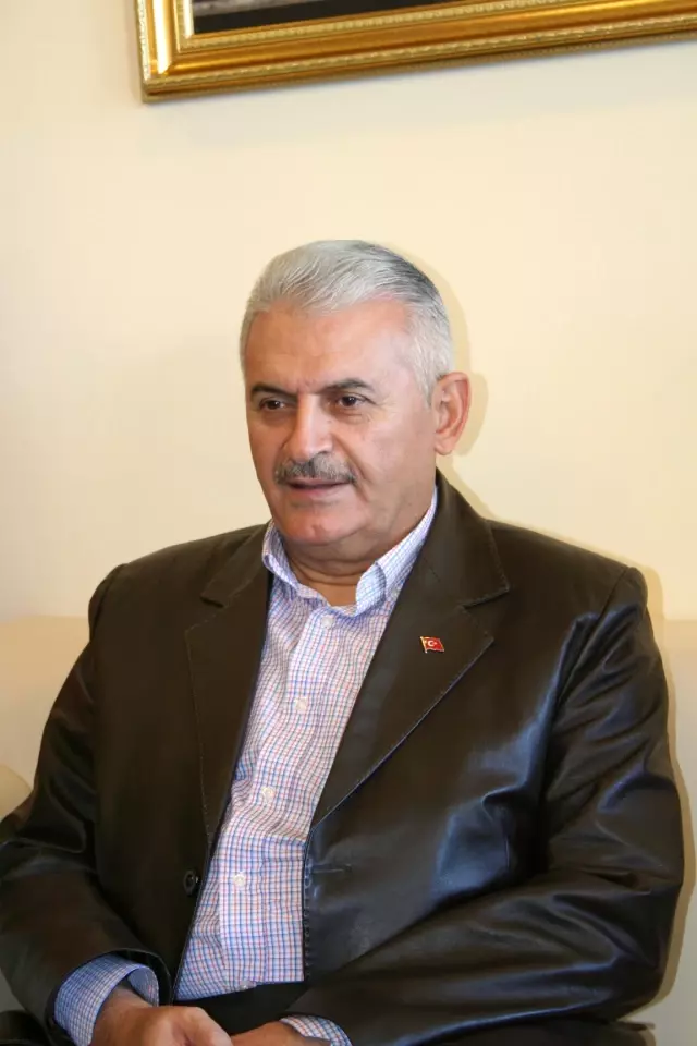 Bakan Yıldırım'dan Bayram Mesajı: Yolların Kralı Olmaz, Kuralı Olur Bakan Yıldırım'dan Bayram Mesajı: Yolların Kralı Olmaz, Kuralı Olur