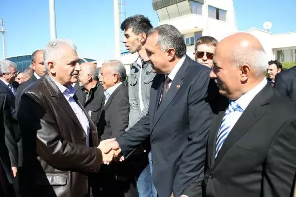 Bakan Yıldırım: 'Yolların Kralı' Olmayın Bakan Yıldırım: 'Yolların Kralı' Olmayın