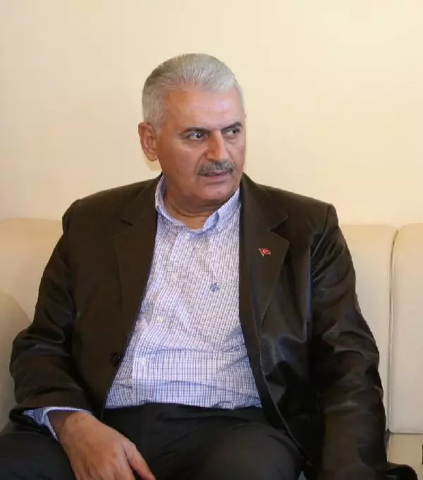Bakan Yıldırım: 'Yolların Kralı' Olmayın Bakan Yıldırım: 'Yolların Kralı' Olmayın