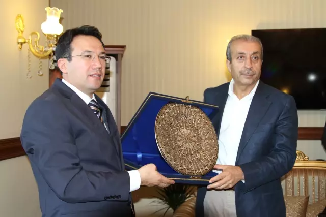 Bakan Eker: Satılamayan Kurbanlıkları Et ve Süt Kurumu Alacak Bakan Eker: Satılamayan Kurbanlıkları Et ve Süt Kurumu Alacak