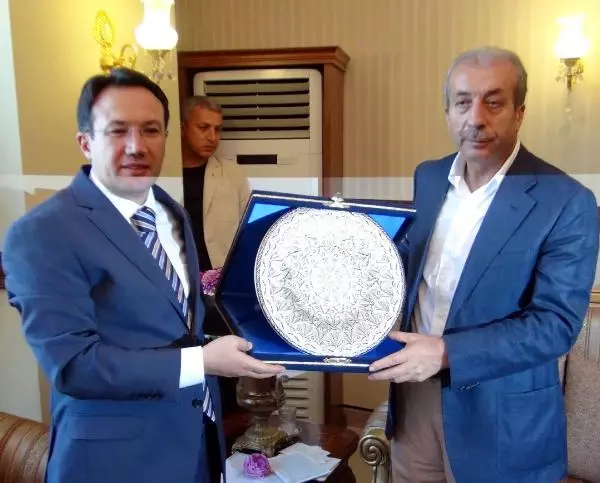 Bakan Eker: Satılmayan Kurbanlıklar Et ve Süt Kurumu Tarafından Alınacak Bakan Eker: Satılmayan Kurbanlıklar Et ve Süt Kurumu Tarafından Alınacak