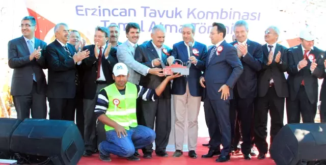 Et ve Süt Kurumu'nun İlk Tavuk Kombine Tesisi Erzincan'a Yapılıyor Et ve Süt Kurumu'nun İlk Tavuk Kombine Tesisi Erzincan'a Yapılıyor