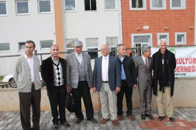 Bingöl'de Zaza Dil Şöleni Yapıldı Bingöl'de Zaza Dil Şöleni Yapıldı