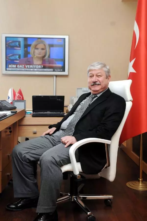 Başkan Akaydın'ın Makam Odasındaki Televizyonu Kurtuldu Başkan Akaydın'ın Makam Odasındaki Televizyonu Kurtuldu