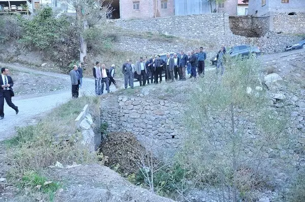 Vali Akdemir'den Kemah Ziyareti Vali Akdemir'den Kemah Ziyareti