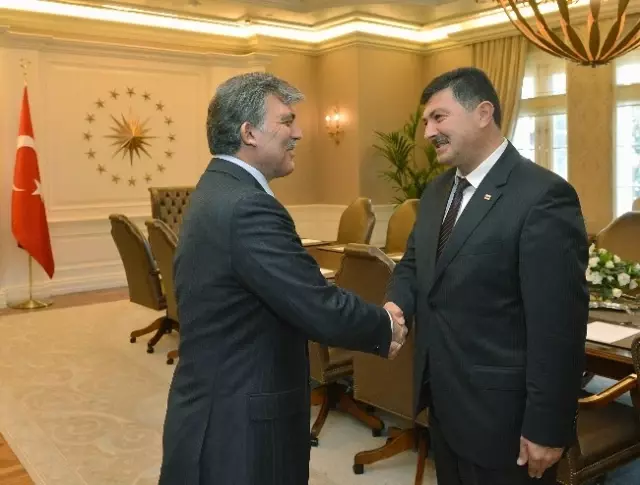 Muhtarlar Konfederasyonu Cumhurbaşkanı Gül'ü Ziyaret Etti Muhtarlar Konfederasyonu Cumhurbaşkanı Gül'ü Ziyaret Etti