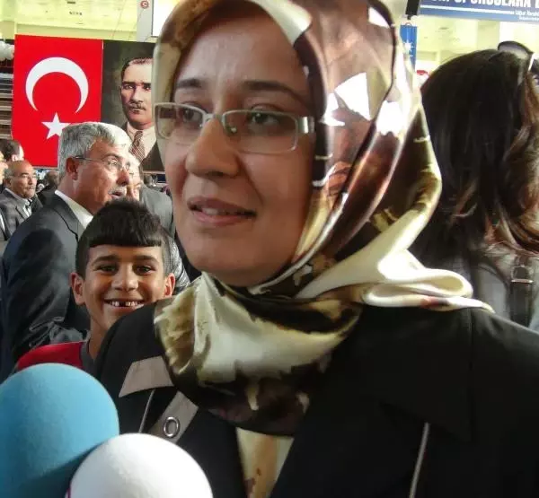 Ak Partili Samancı: Meclis'e Başörtülü Gireceğim Ak Partili Samancı: Meclis'e Başörtülü Gireceğim