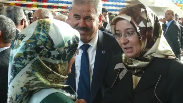 Ak Partili Samancı: Meclis'e Başörtülü Gireceğim Ak Partili Samancı: Meclis'e Başörtülü Gireceğim
