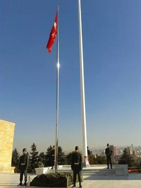 Anitkabir Deki 63 Yillik Bayrak Diregi Yenilendi Haberler