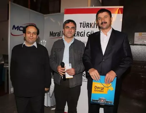 Başkan Mevlüt Uysal'ın Dergisi Ödüle Layık Görüldü Başkan Mevlüt Uysal'ın Dergisi Ödüle Layık Görüldü