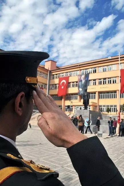 Gümüşhane'de 29 Ekim Cumhuriyet Bayramı Kutlamaları Başladı Gümüşhane'de 29 Ekim Cumhuriyet Bayramı Kutlamaları Başladı