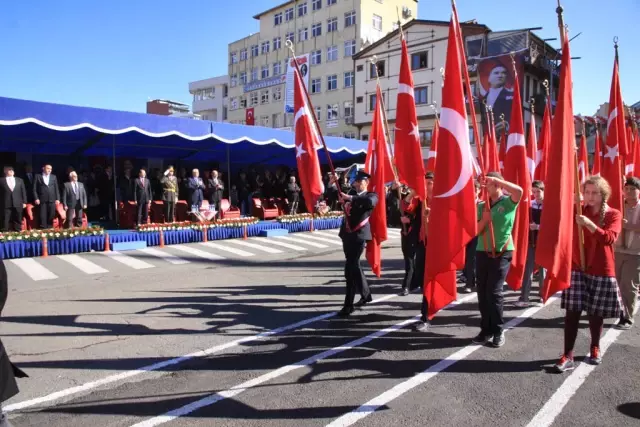 Cumhuriyet Bayramı Erzincan'da Coşkuyla Kutlandı Cumhuriyet Bayramı Erzincan'da Coşkuyla Kutlandı