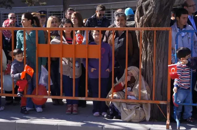 Cumhuriyet Bayramı Erzincan'da Coşkuyla Kutlandı Cumhuriyet Bayramı Erzincan'da Coşkuyla Kutlandı