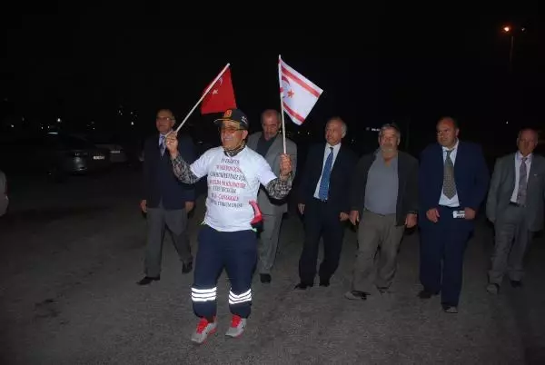 Cumhuriyet'in 90. Yılına 90 Kilometre Yürüyor Cumhuriyet'in 90. Yılına 90 Kilometre Yürüyor