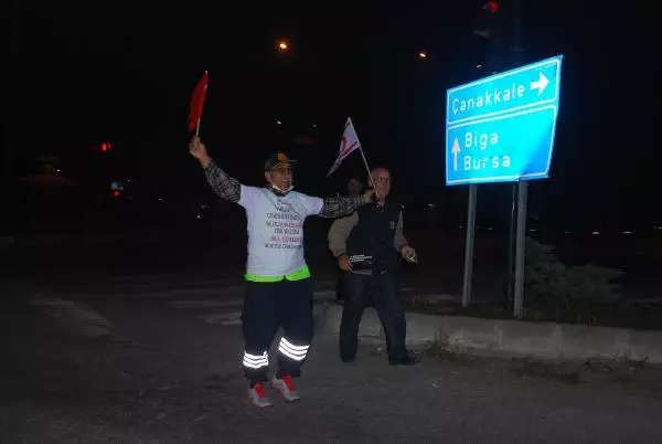 Cumhuriyet'in 90. Yılına 90 Kilometre Yürüyor Cumhuriyet'in 90. Yılına 90 Kilometre Yürüyor