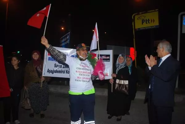 Cumhuriyet'in 90. Yılına 90 Kilometre Yürüyor Cumhuriyet'in 90. Yılına 90 Kilometre Yürüyor