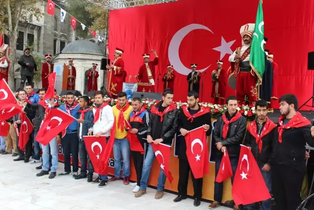 Eyüp'ün 'Kınalı Kuzuları' Dualarla Uğurlandı