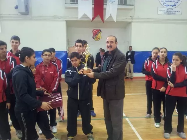 Masa Tenisi Yıldızlar Grup Müsabakaları Sona Erdi
