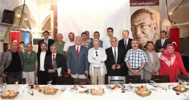 Şiir Dostları, 'Şiir Meydanı'nda Buluştu Şiir Dostları, 'Şiir Meydanı'nda Buluştu