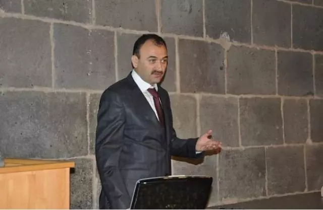 İl Milli Eğitim Müdürü Bilal Yılmaz Medresede Söyleşiye Katıldı İl Milli Eğitim Müdürü Bilal Yılmaz Medresede Söyleşiye Katıldı