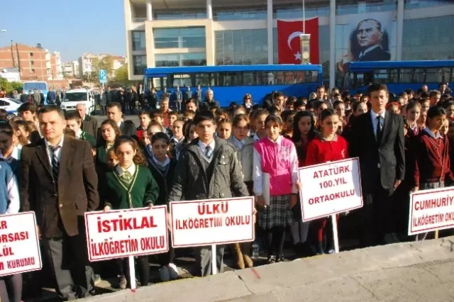 Akhisar Atatürk'ü Özlemle Andı Akhisar Atatürk'ü Özlemle Andı