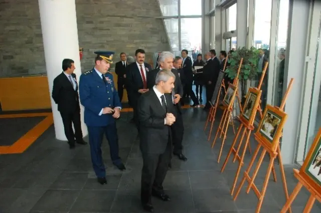 Akhisar Atatürk'ü Özlemle Andı Akhisar Atatürk'ü Özlemle Andı