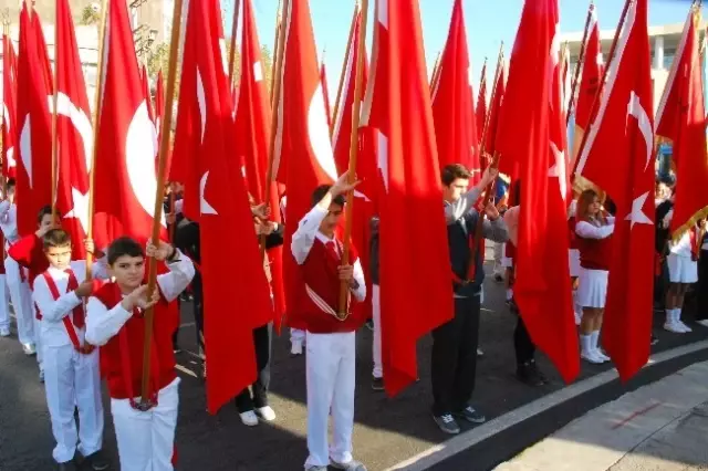 Akhisar Atatürk'ü Özlemle Andı Akhisar Atatürk'ü Özlemle Andı