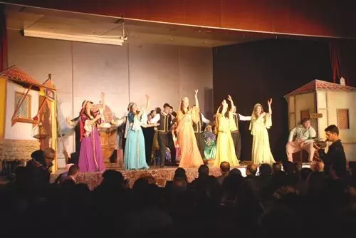 Sahne Sevdasina Devlet Destegi Istanbul