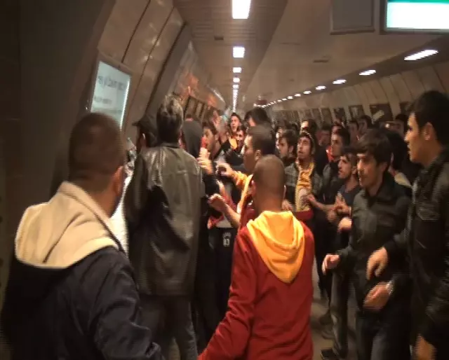 Taksim De Taraftarlar Arasinda Arbede Haber