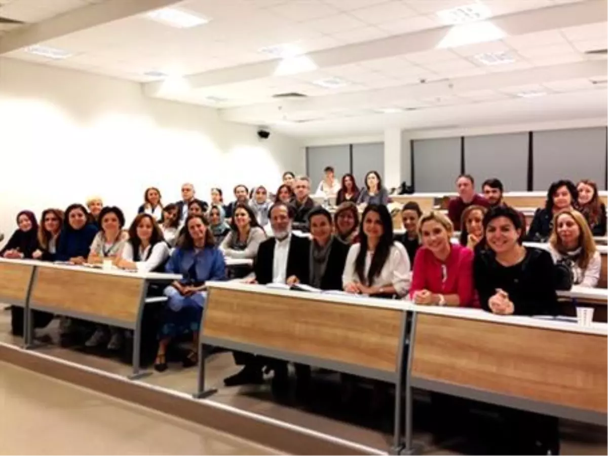 Yunan Doktor Medipol De Homeopati Dersi Verdi Istanbul