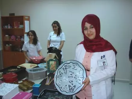 Gümüşhane'de Ruhsal Bozukluğu Olan Hastalar Sergi Açtı Gümüşhane'de Ruhsal Bozukluğu Olan Hastalar Sergi Açtı