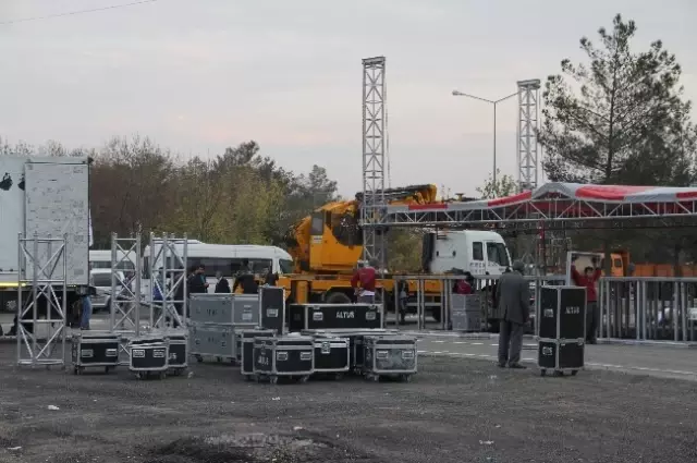 Diyarbakır'da Başbakan Hazırlığı Diyarbakır'da Başbakan Hazırlığı