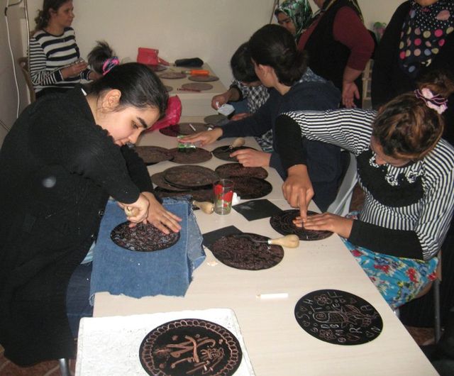 Engelli Kadınlar Bakır İşlemeciliği Öğreniyor Haber