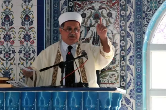 Gümüşhane İl Müftüsü Süleyman Aktaş'tan Cuma Vaazında Belediye Başkanı Canlı'ya Tepki Gümüşhane İl Müftüsü Süleyman Aktaş'tan Cuma Vaazında Belediye Başkanı Canlı'ya Tepki