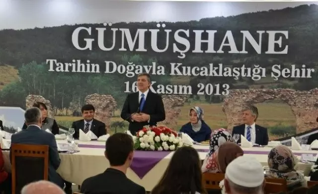 Cumhurbaşkanı Gül, Gümüşhane Üniversitesi'ni Ziyaret Etti Cumhurbaşkanı Gül, Gümüşhane Üniversitesi'ni Ziyaret Etti