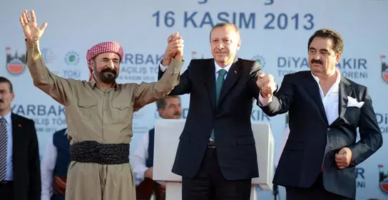 Diyarbakır'daki Törende İzzet Yıldızhan Şarkısı Çalındı Diyarbakır'daki Törende İzzet Yıldızhan Şarkısı Çalındı