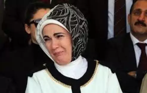 Şivan ve İbo 'Megri' (Ağlama) dedi Emine Erdoğan Ağladı Şivan ve İbo 'Megri' (Ağlama) dedi Emine Erdoğan Ağladı