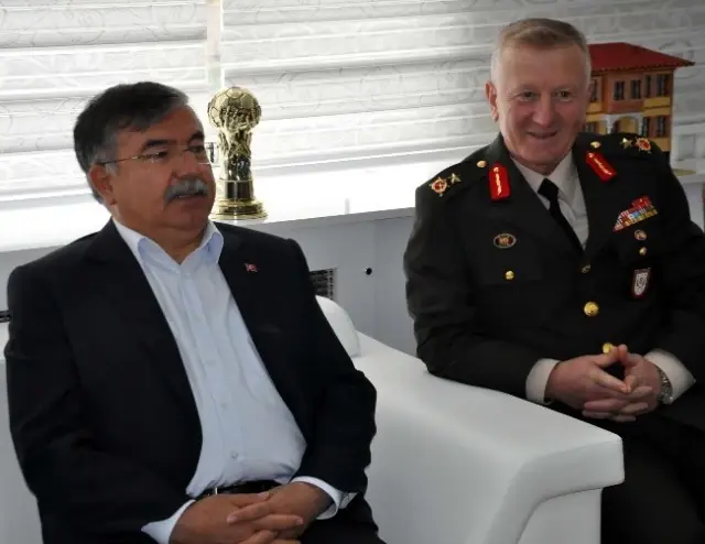 Bakan Yılmaz Bitlis'te Bakan Yılmaz Bitlis'te