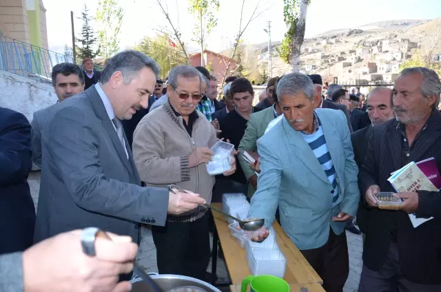 Kömürcü Köyü Aşure ile Toplandı