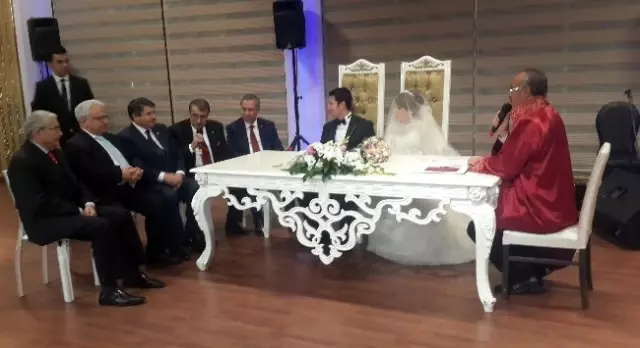 Arınç: 'Diyarbakır'daki Manzara Hepimizi Mutlu Etti' Arınç: 'Diyarbakır'daki Manzara Hepimizi Mutlu Etti'