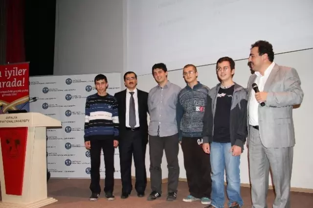 UAÜ'de Öğrenciler YGS Provası Yaptı