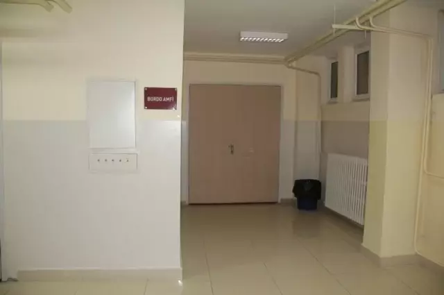 Dekandan 'Bordo-Mavi Amfi' Açıklaması