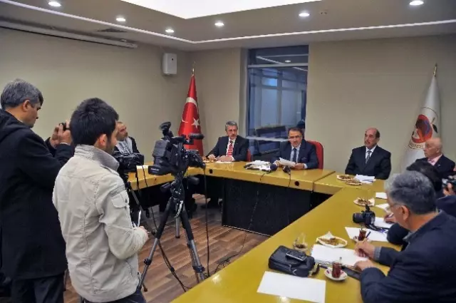 Gümüşhane Belediye Başkanı Mustafa Canlı, İl Müftüsünün İddialarına Cevap Verdi Gümüşhane Belediye Başkanı Mustafa Canlı, İl Müftüsünün İddialarına Cevap Verdi