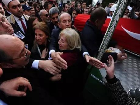 Necla Uygur Ezilme Tehlikesi Geçirdi Necla Uygur Ezilme Tehlikesi Geçirdi