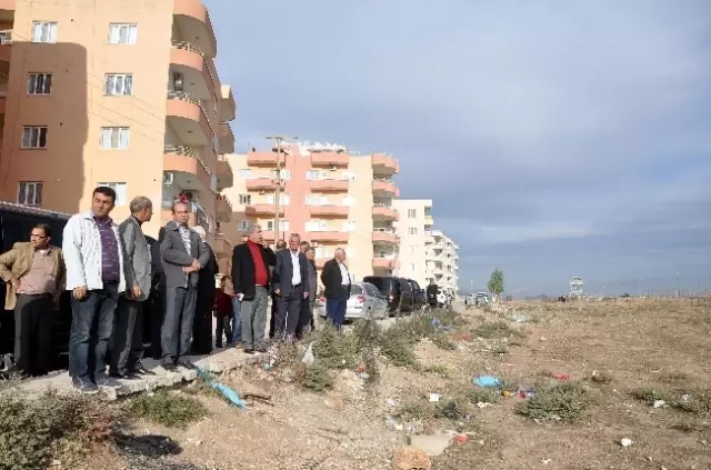 CHP Heyeti Nusaybin'de Sınıra Örülen Güvenlik Duvarını İnceledi